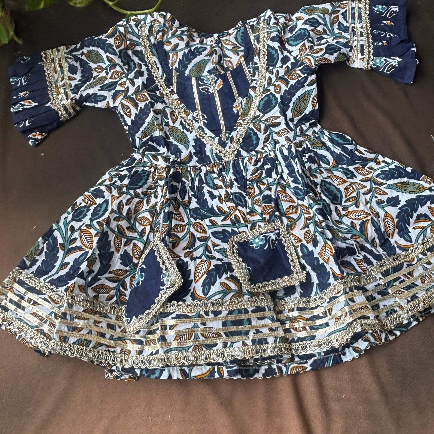 Neel-Kaari Sharara  Set