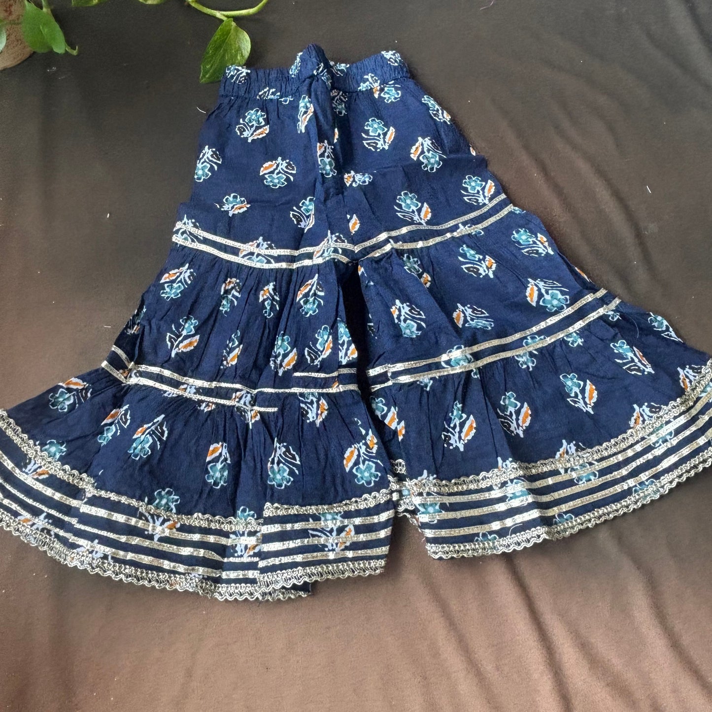 Neel-Kaari Sharara  Set
